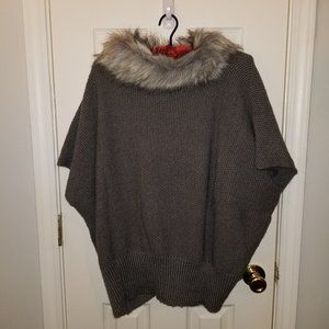 Sweater with fur collar